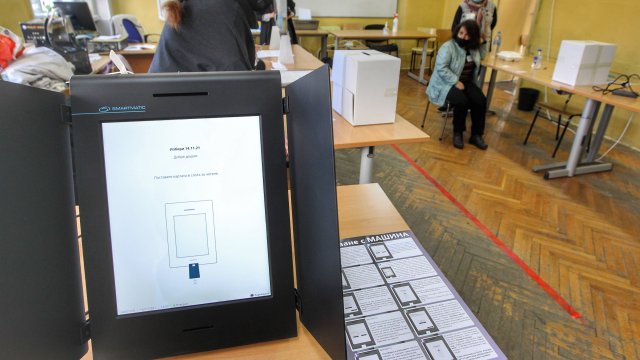 ГЕРБ СДС са инвестирали най много средства в предизборната кампания Следва БСП