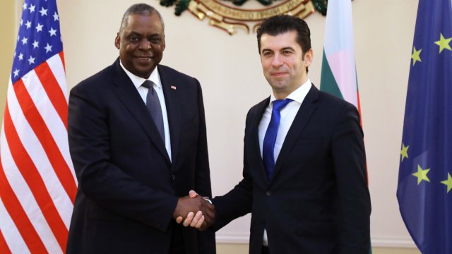 Благодаря на Лойд Остин че в този критичен за света