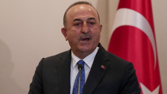 Чавушоглу Ще помогнем за намаляване на напрежението между Сърбия и