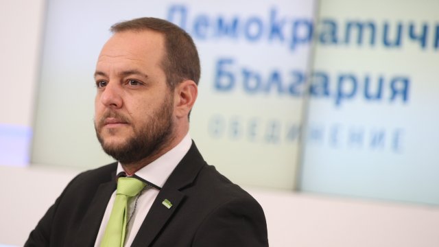 Борислав Сандов е заместник министър председател по климатични политики и министър