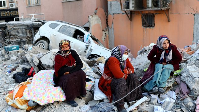 В Турция и Сирия седмица след трусовете спасители продължават да