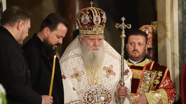 Негово Светейшество Софийският митрополит и български патриарх Неофит е изписан