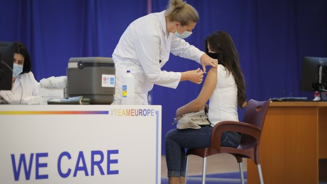 Новият министър на здравеопазването на Австрия Йоханес Раух и министърът