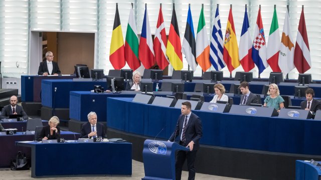 Членовете на ЕП отново изискват от България Чехия Унгария Латвия Литва