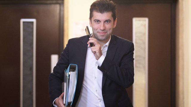 Със заповед на министър председателя Кирил Петков са освободени трима заместник министри