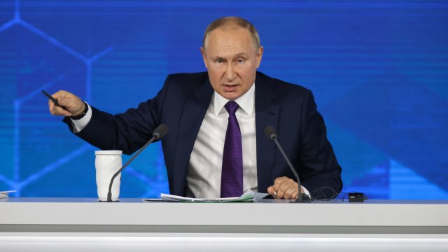 Руският президент Владимир Путин призова днес съседните държави да не