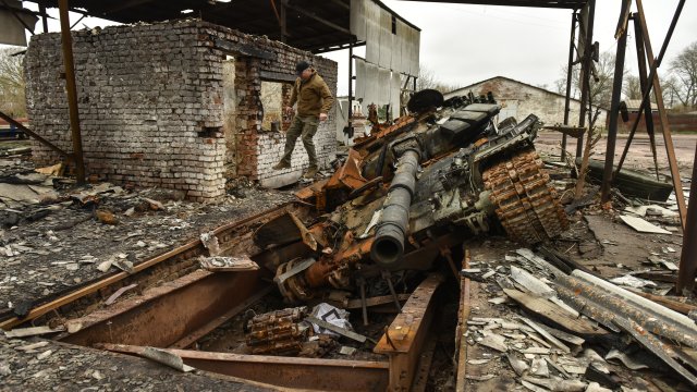Важният пристанищен град Мариупол е под руски контрол Това съобщи