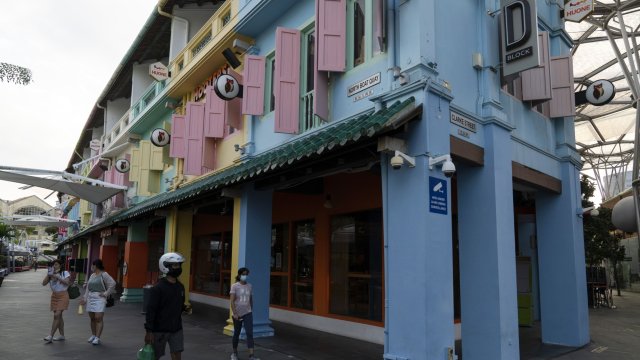 Министърът обаче подчерта че само на ваксинираните жители ще бъде