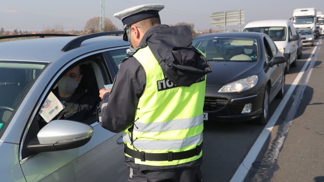 В резултат на предприети незабавни действия по подаден анонимен сигнал служители
