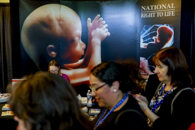 Върховният съд на САЩ премахна конституционната защита за абортите която