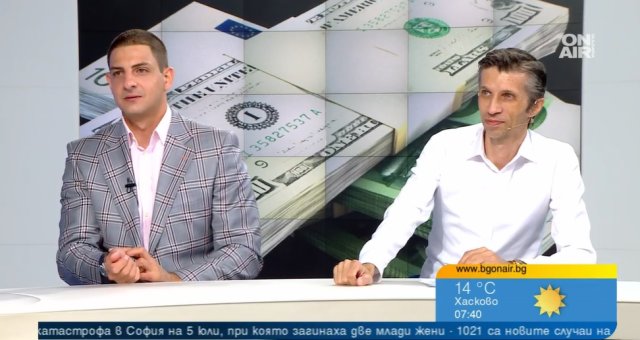 За първи път от 20 години еврото се изравни с