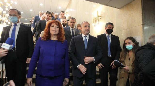 Президентът Румен Радев и вицепрезидентът Илияна Йотова ще положат клетва