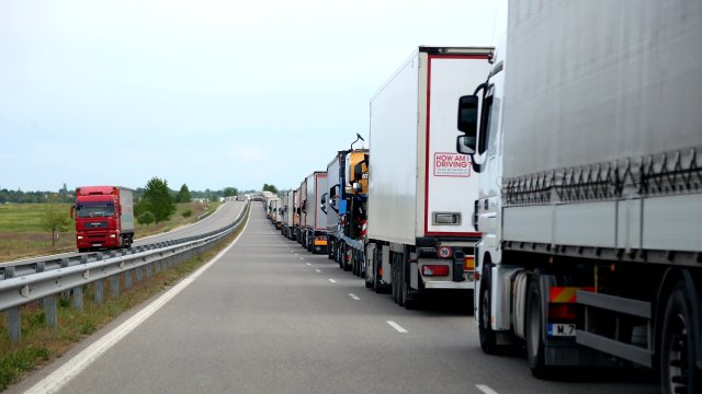 Ново недоволство на превозвачи заради пакета Мобилност От днес влизат