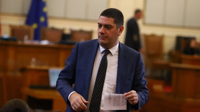 България готви военна помощ за Украйна в замяна на въоръжение