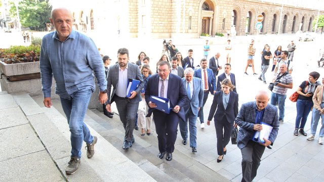 Изпълнителната комисия на ПП ГЕРБ утвърди имената на водачите и