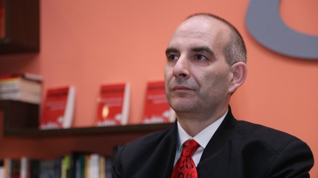Българското национално радио БНР наложи дисциплинарно наказание Петър Волгин водещ на предаването