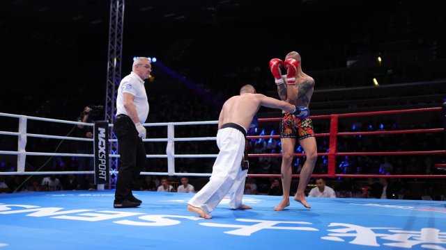 Айк Даниелиян Русия победи Дaвиде Пиетролини Италия в първата битка