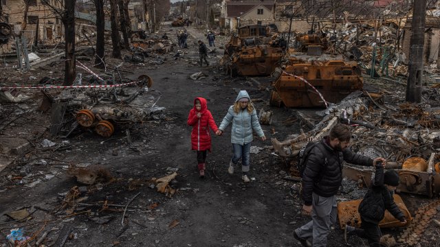 Нова опасност от руска атака принуди хиляди да потърсят убежище