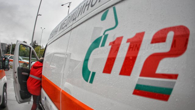 Шофьор на 4 вида наркотици прати 65-годишна жена в болница