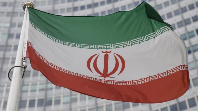 Иранските власти екзекутираха днес четирима души обвинени в работа за