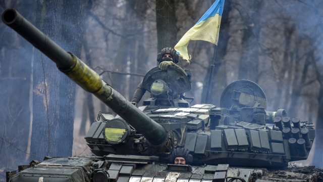 Западните съюзници попариха надеждите на Украйна за бърза доставка на