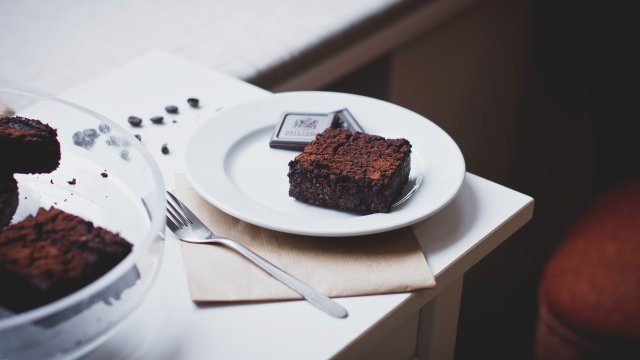 Приготвяне Поставете решетката на фурната в средата Загрейте на 180 градуса