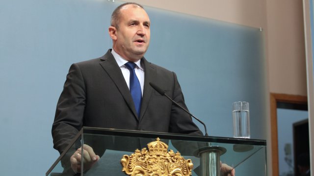 Президентът Румен Радев продължава политическите консултации с парламентарните групи в