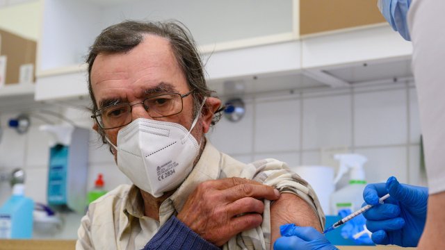 Унгария ще предостави на желаещите възможността да си поставят четвърта