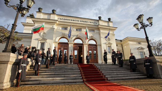 Шестима бивши министри на отбраната на България призовават страната ни