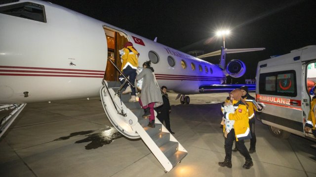 16 бебета две от които бяха извадени от срутени сгради