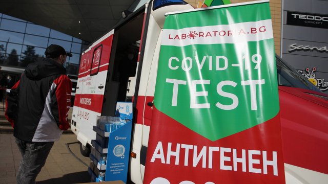985 са новите случаи на коронавирус в страната при направени