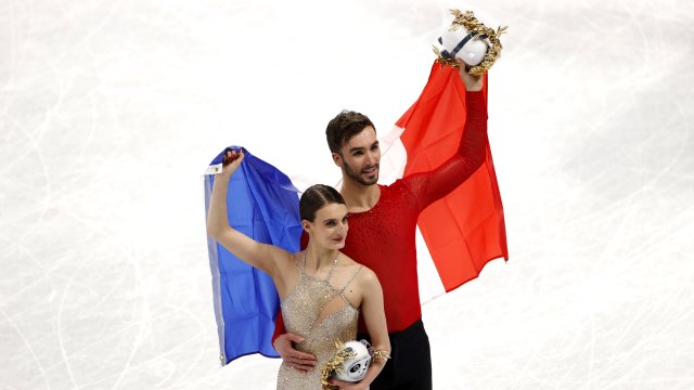 Франция отново спечели олимпийска титла при танцовите двойки от турнира