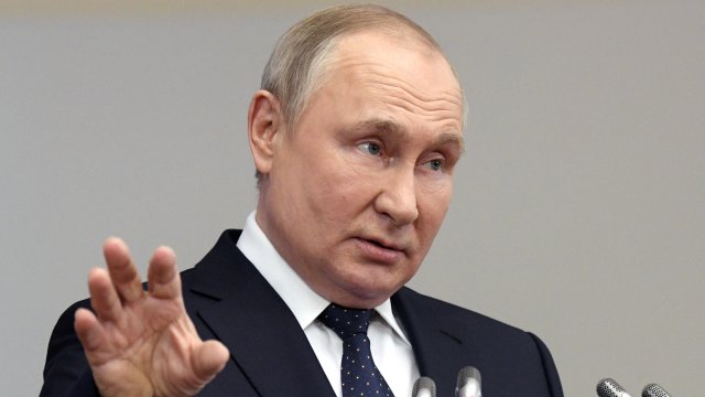 Обявената от Владимир Путин повишена готовност на руските ядрени сили