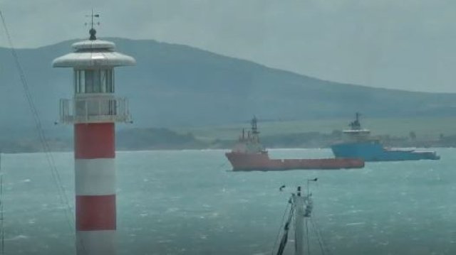 Три танкера с руски петрол са пристигнали в България след