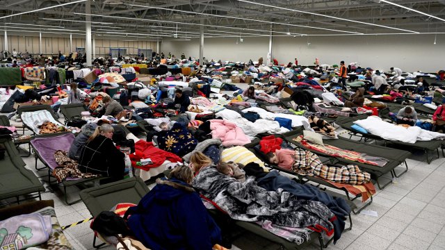 Над 1 милион украинци са влезли в Полша от началото