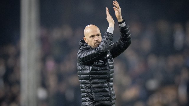 Манчестър Юнайтед задейства клаузите за удължаване на договорите с една