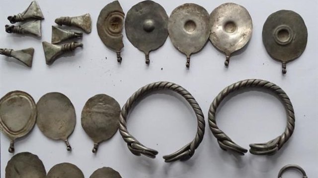 Антични и средновековни монети и предмети са открити при операция