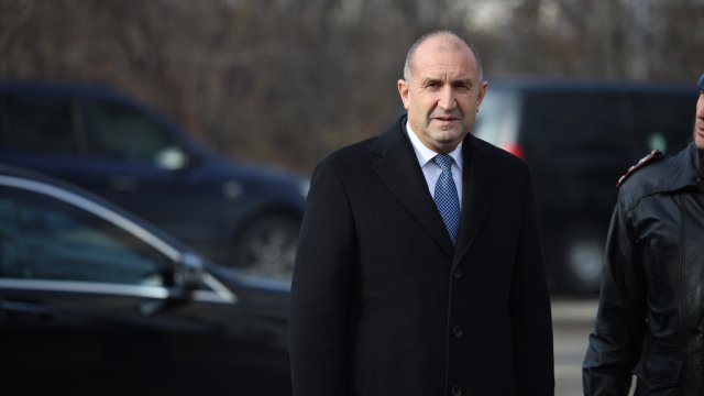 Радев: Управляващите до Нова година да гарантират пълноценно приемане в Шенген