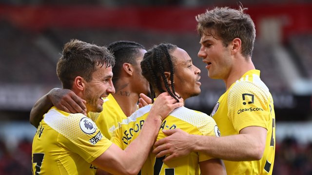 Бившият отбор на Димитър Бербатов Фулъм се завърна във