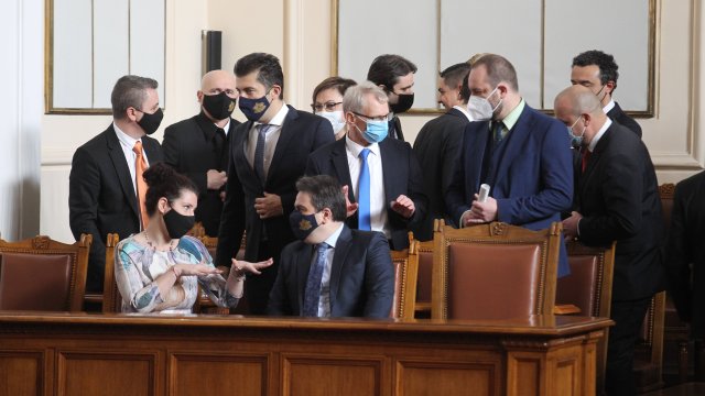 Народното събрание ще проведе днес блиц контрол и редовен парламентарен