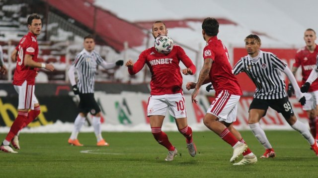 ЦСКА постигна много трудна победа с 2:0 при домакинството си