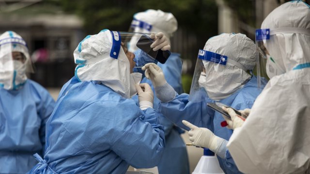 Броят на новорегистрираните случаи на коронавирус по света продължава да