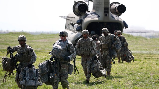 B тaзи cтaтия нe cтaвa дyмa зa apмиятa нa CAЩ