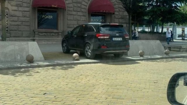 Треньорът на баскетболния Левски Константин Папазов отново беше забъркан в