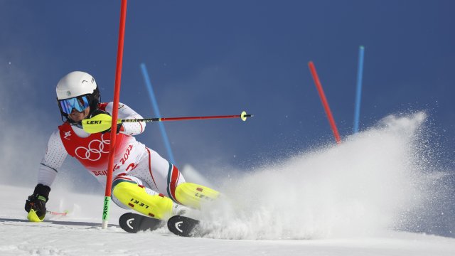 Българският скиор Алберт Попов влезе в топ 10 на мъжкия