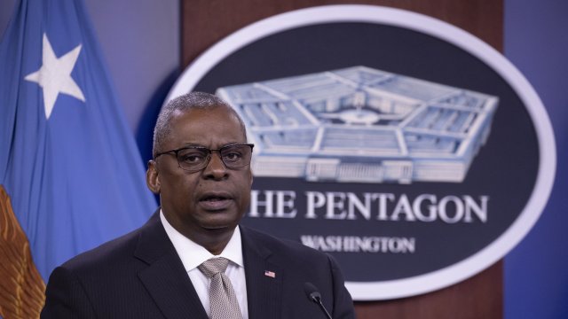 Министърът на отбраната на САЩ Лойд Остин заяви че около