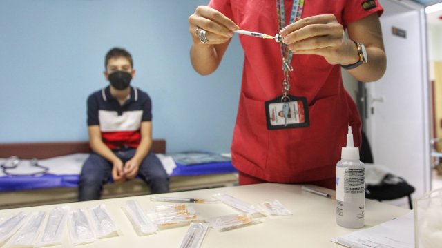 В склада на Министерството на здравеопазването е доставено първото количество