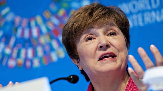 Международният валутен фонд предупреди че вече сериозните глобални икономически последици