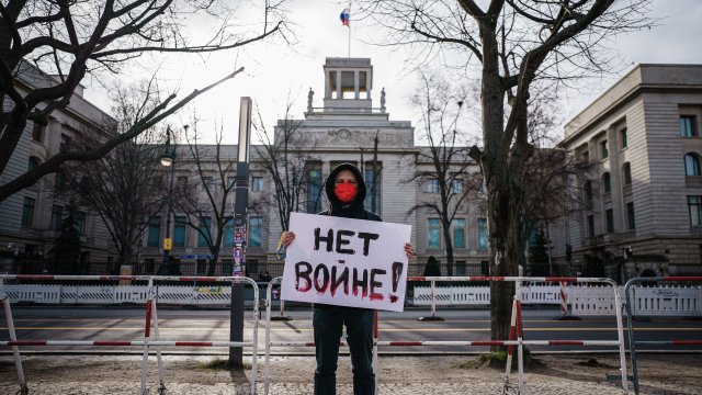 Германските власти възнамеряват да изгонят от страната служители на руските