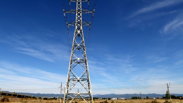През юни България изнася почти половината произведена в страната електроенергия сочат